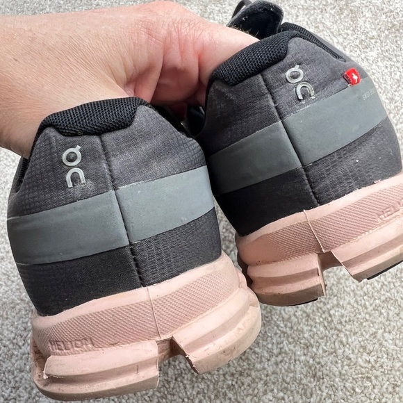 On Running On Cloud Gray Sneakers Shoes 9.5 - Picture 4 of 7